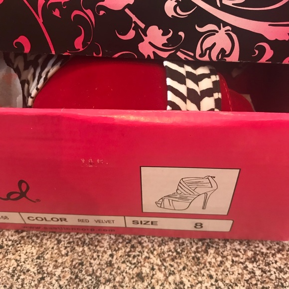 🆕 Qupid Red and Zebra heels 👠 - Picture 5 of 5